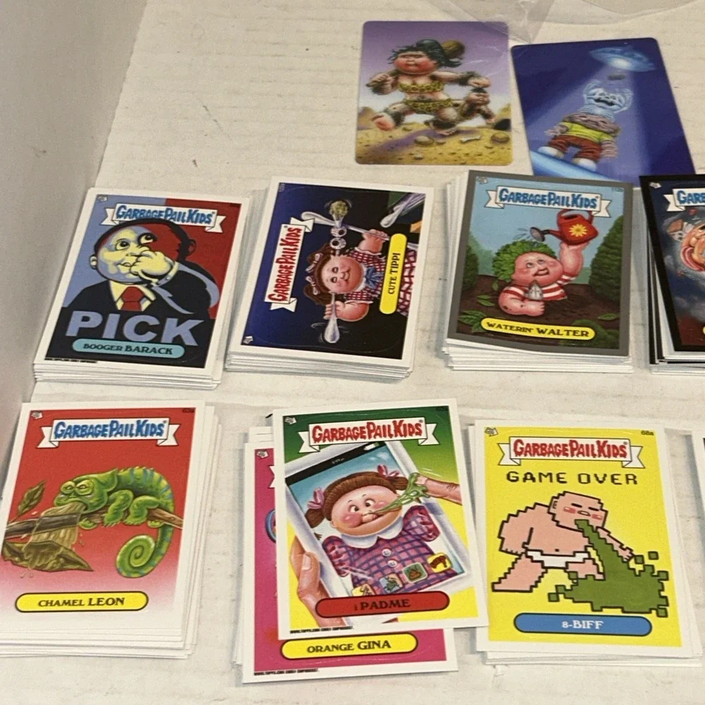 GARBAGE PAIL KIDS -‎ 2013 - LOT OF 180+ STICKERS Cards D3